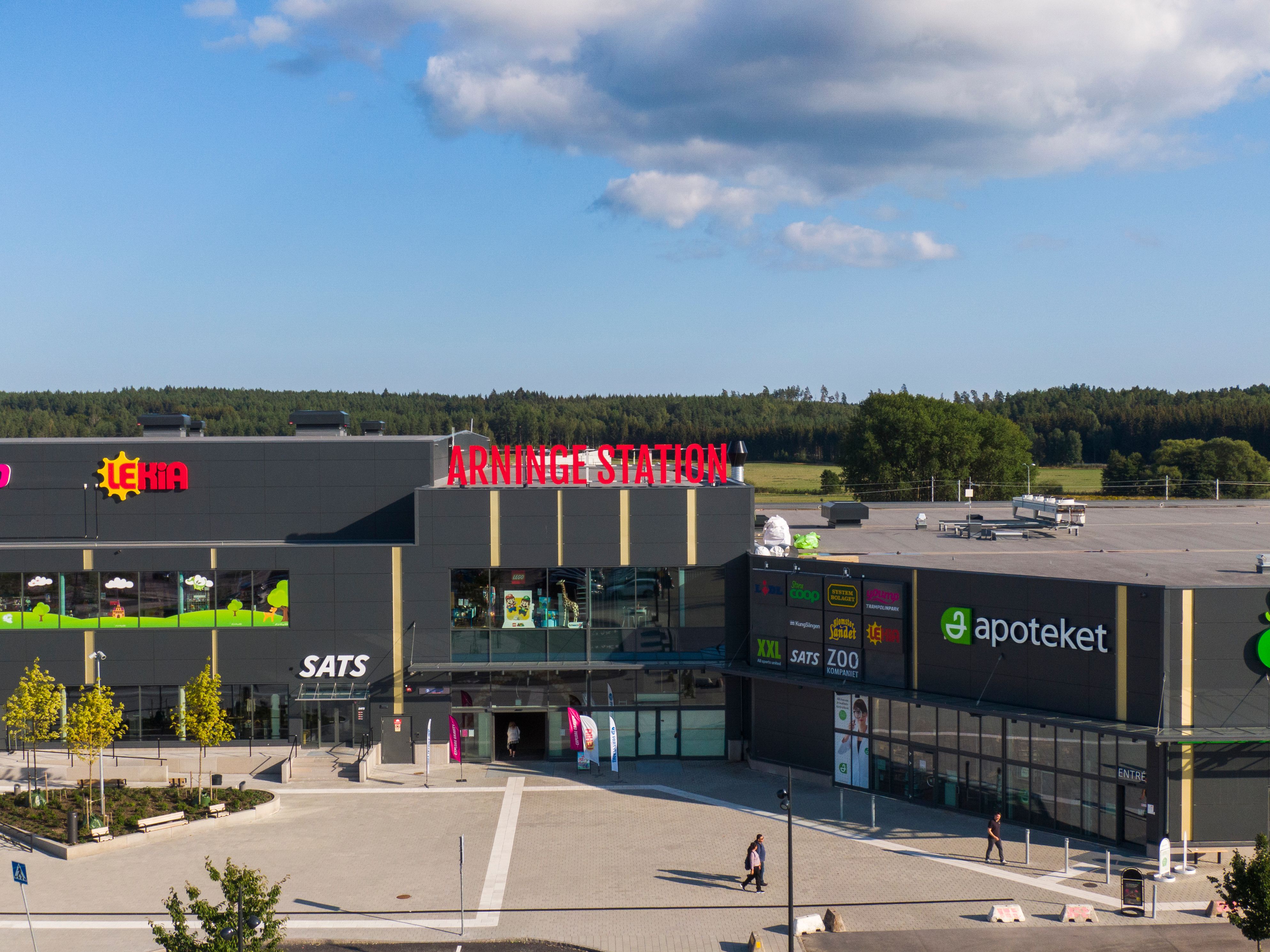 Butikslokal 121 m² i Arninge Handelsplats – Saluvägen 10 bild 1