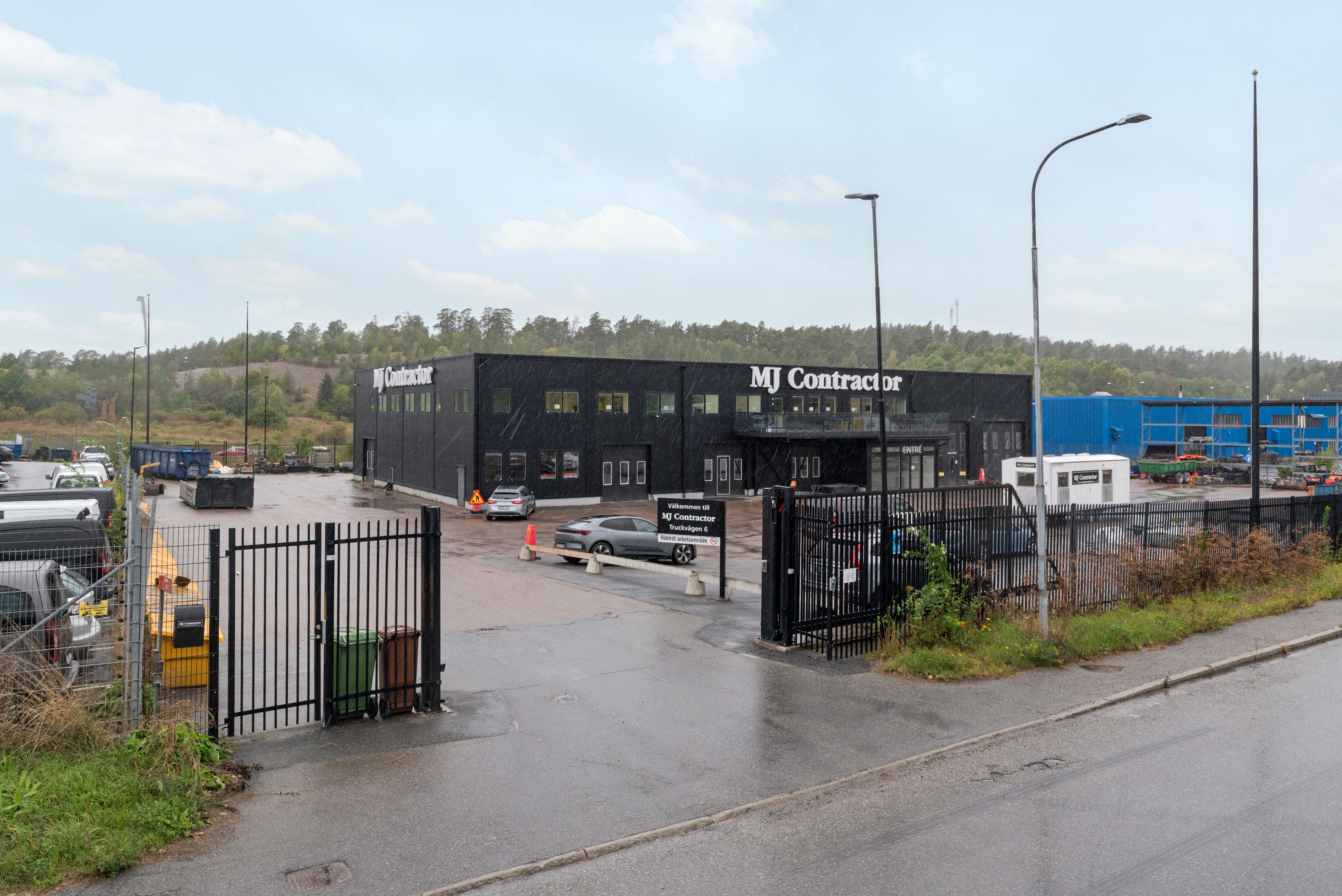 Kontorslokal och lager på Truckvägen 6 i Upplands Väsby – 1 728 kvm bild 1